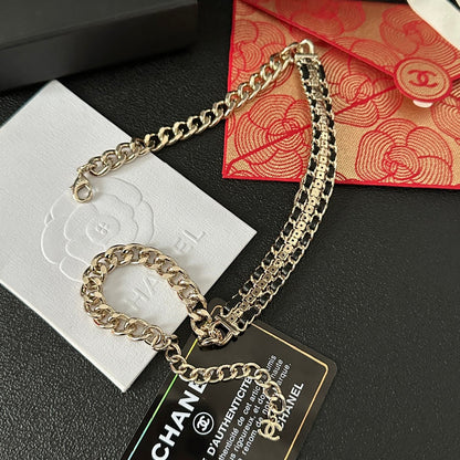 Collier ras du cou brillant avec diamants et pierres épaisses