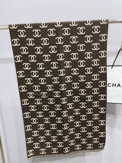 Bufanda pequeña jacquard con logo de temperamento y borde roto