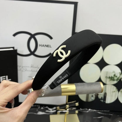 Diadema elegante de satén