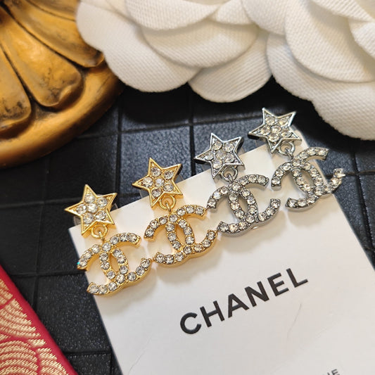 Pendientes de moda con logo de estrella de diamantes