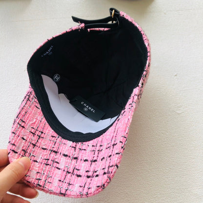 Casquette de baseball femme brodée de lettres colorées