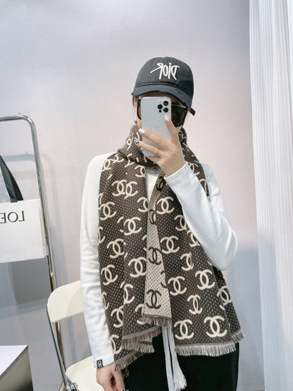 Bufanda pequeña jacquard con logo de temperamento y borde roto