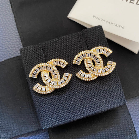 Boucles d'oreilles Double C en cristal et diamant