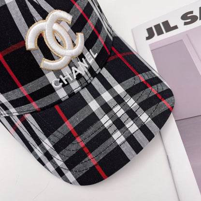 Gorra de béisbol bordada a cuadros clásicos
