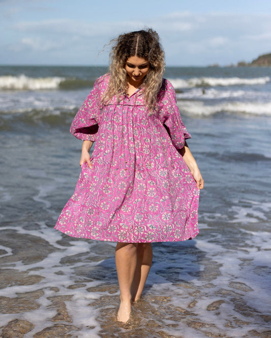 Minivestido Sama con estampado de margaritas