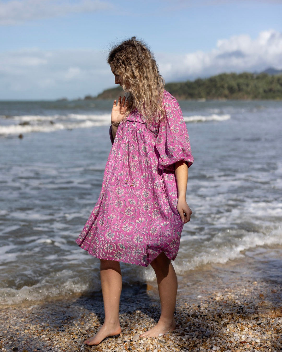 Robe courte Sama à motif marguerites