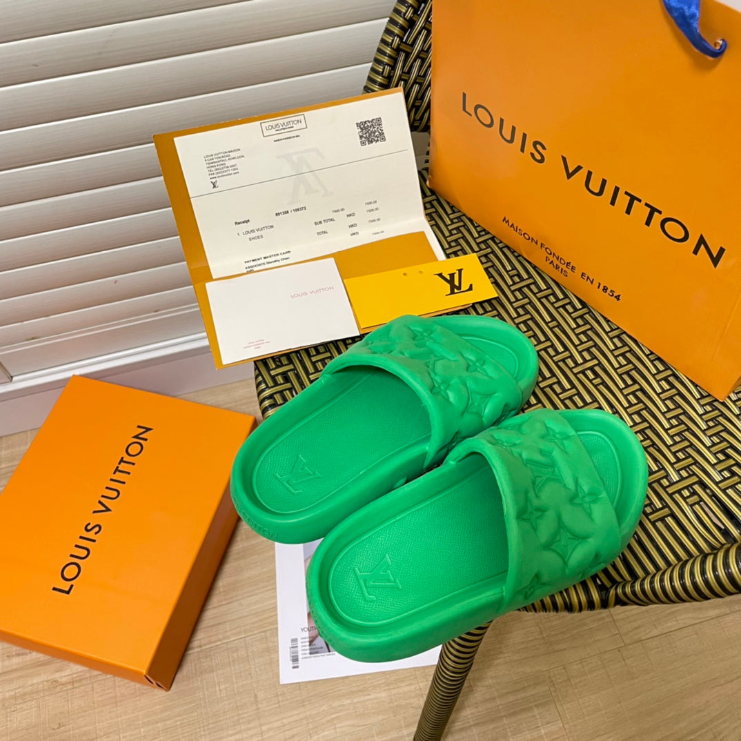 Fashion Embossed Couple Slippers