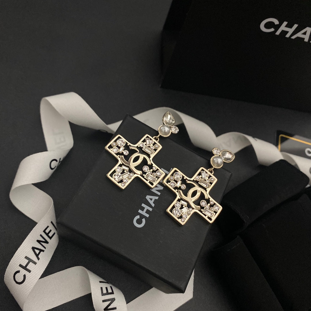 Pendientes de Cruz de Perlas y Diamantes