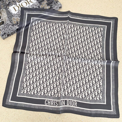 Foulard carré en soie gaufrée rétro mode