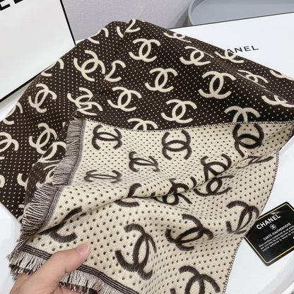 Bufanda pequeña jacquard con logo de temperamento y borde roto