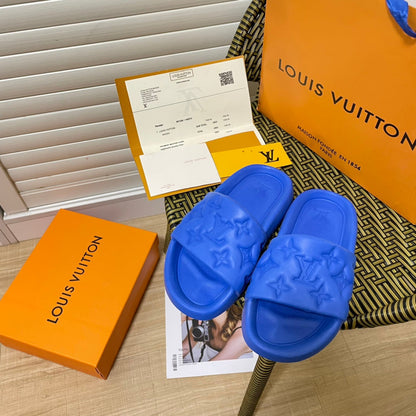 Fashion Embossed Couple Slippers