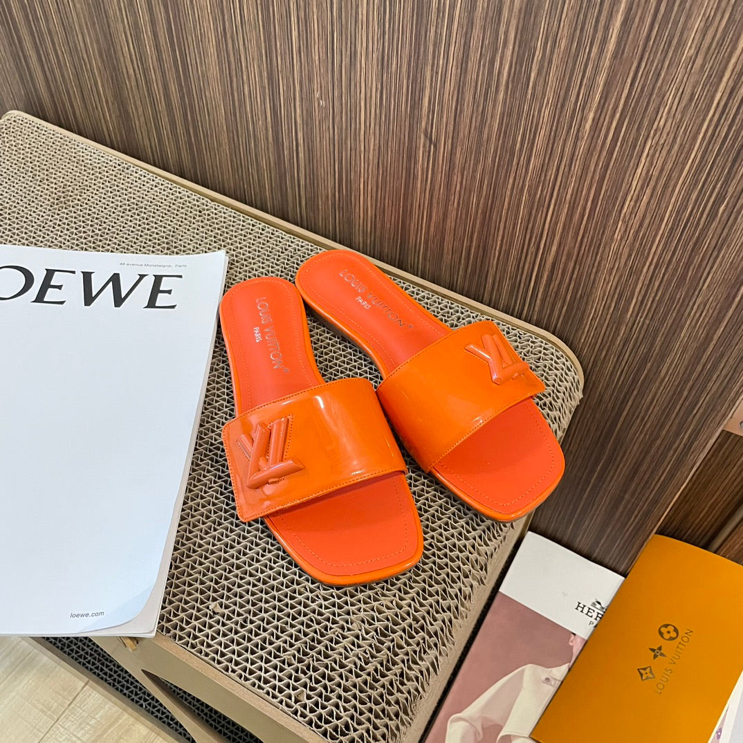 Multicolor Flat Slides