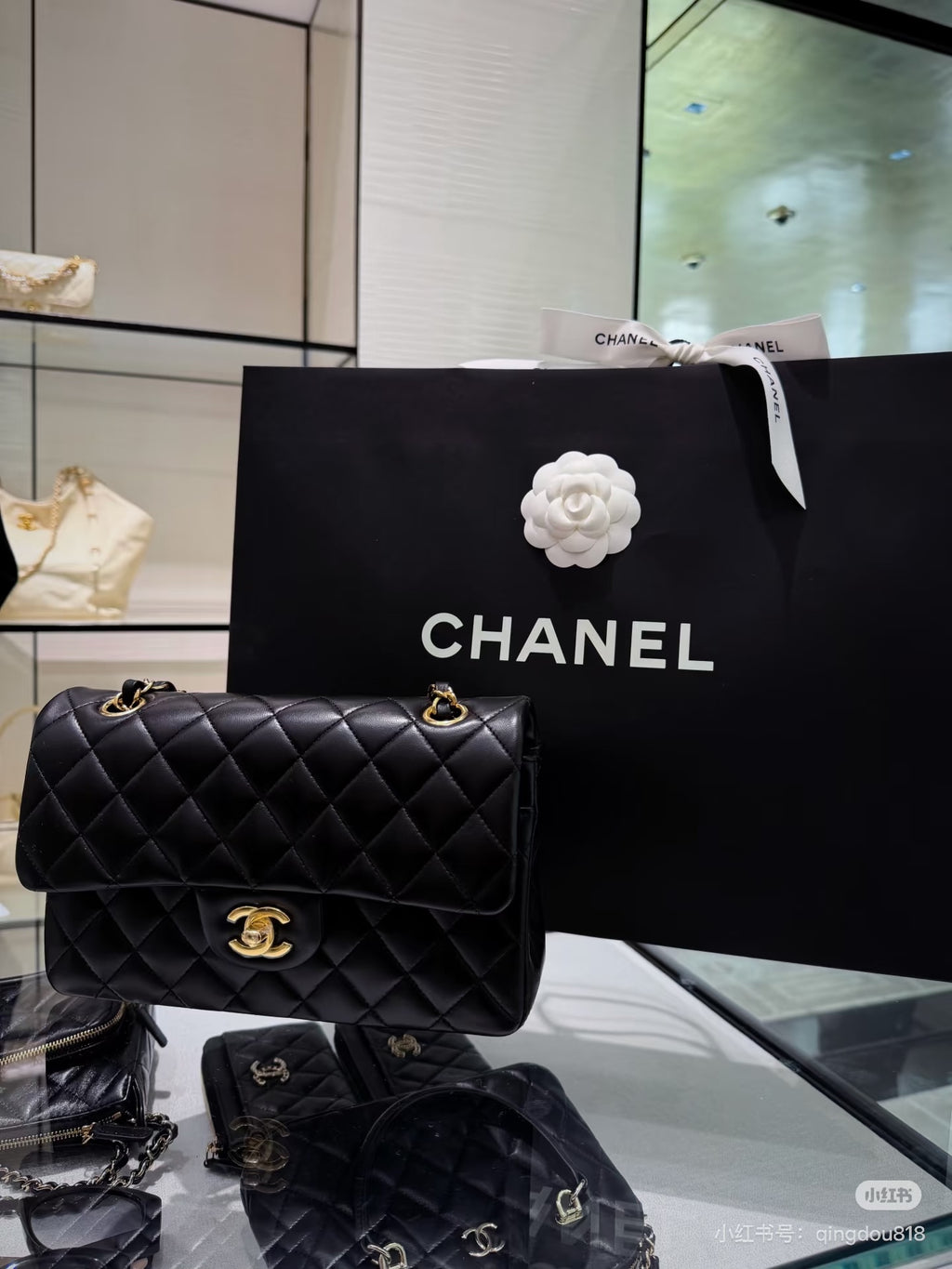 Classic Black Quilted Leather Bag | Black & Gold 🖤