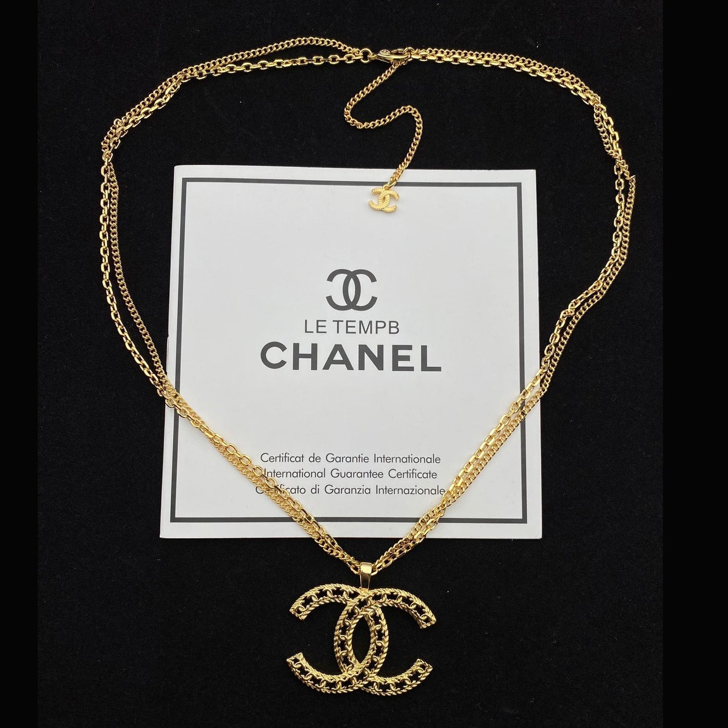 Collier pendentif creux double couche simple