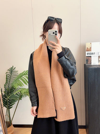 💰 New Classic Couple's Lambswool Scarf 📦 – Elegant & Minimalist