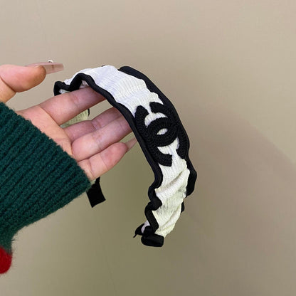 Diadema con volantes de moda