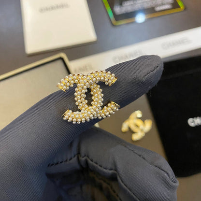 Boucles d'oreilles clous Tempérament Perle Logo