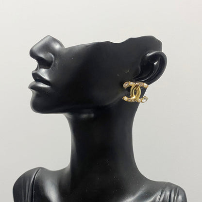 Boucles d'oreilles tendance avec perles et diamants