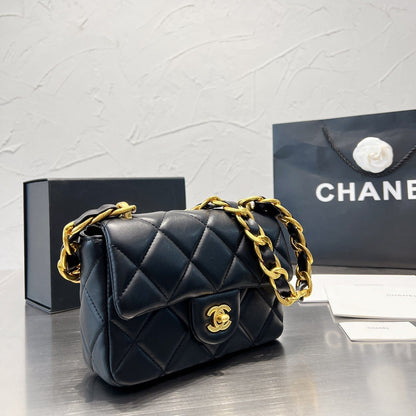 Mini Bolso de Hombro con Cadena