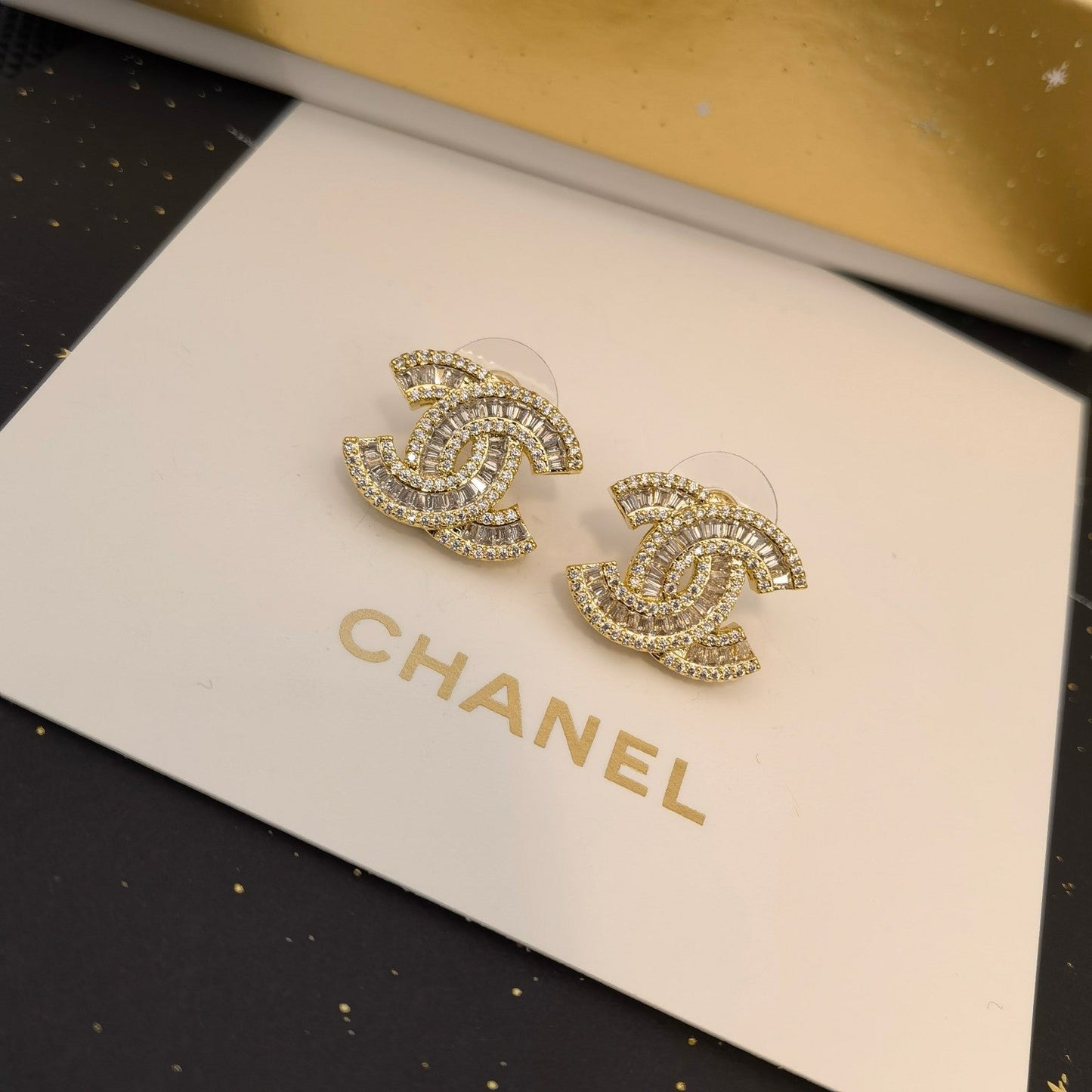 Boucles d'oreilles pendantes femme élégantes et classiques