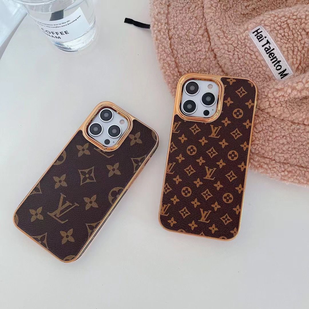 Étui en cuir monogrammé à cadre métallique