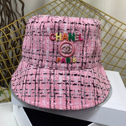 Bob brodé coloré et tendance