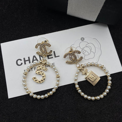 Pendientes de perlas con colgante de botella de perfume Lucky 5