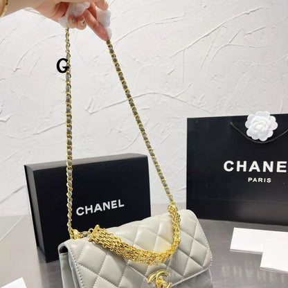 Bolso de Hombro con Cadena y Forma de Rombo