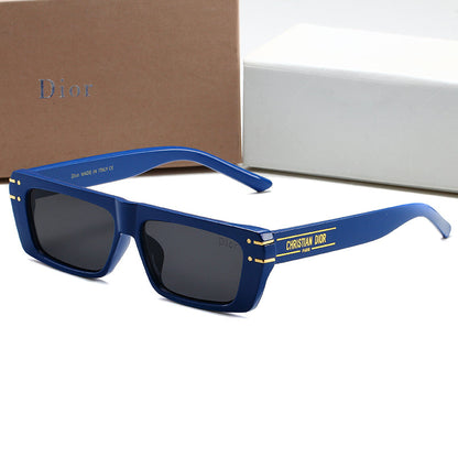 Nouvelles lunettes de soleil à petite monture
