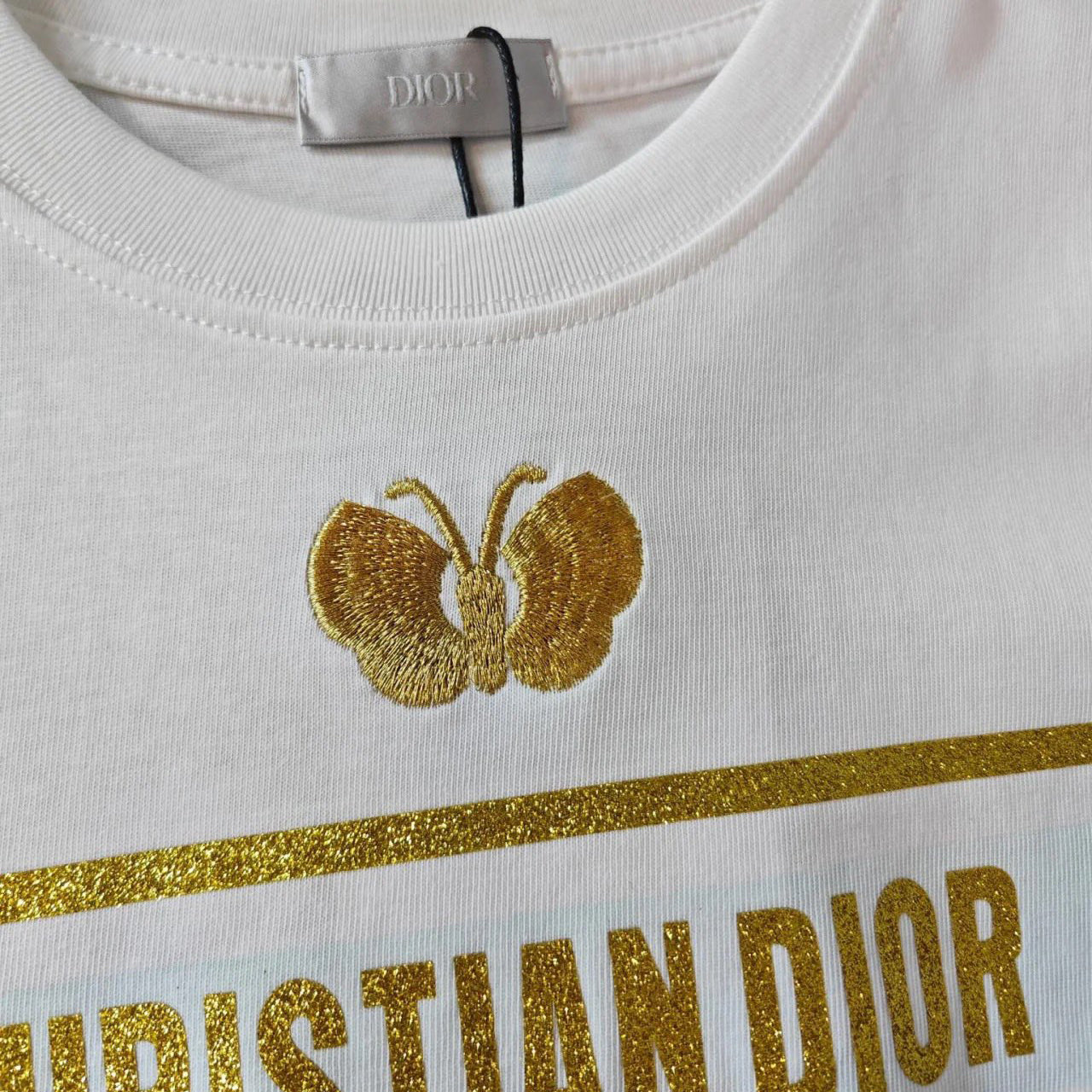 T-shirt papillon brodé logo doré