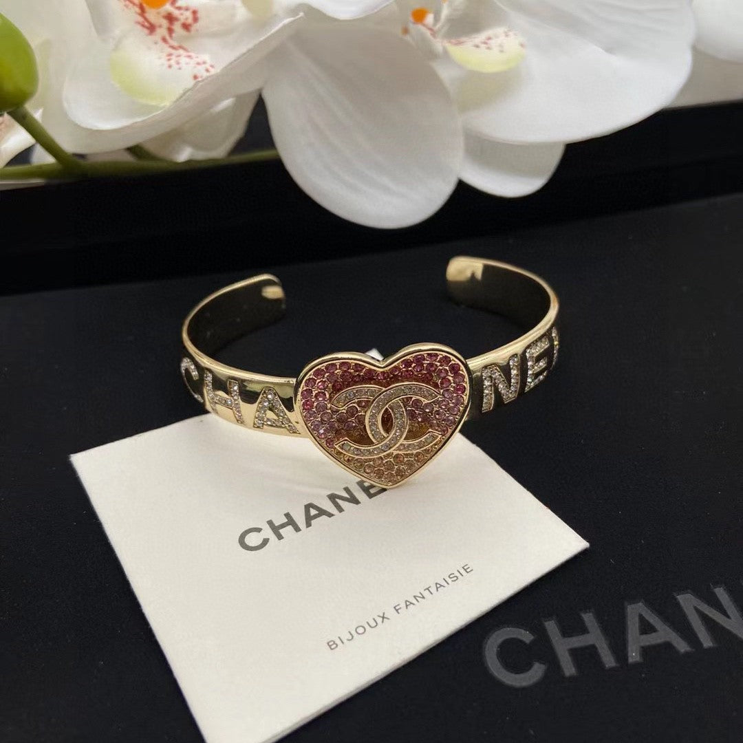 Bracelet jonc cœur avec strass