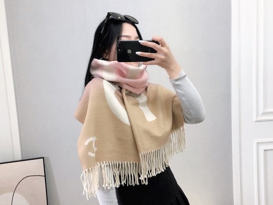 Écharpe-châle oversize à logo dégradé et franges