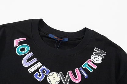 T-shirt imprimé lettres colorées