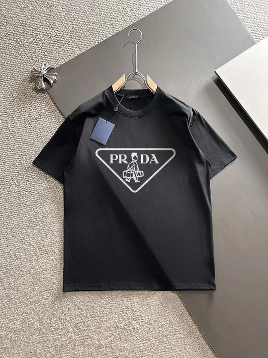 Camiseta casual estampada en el pecho