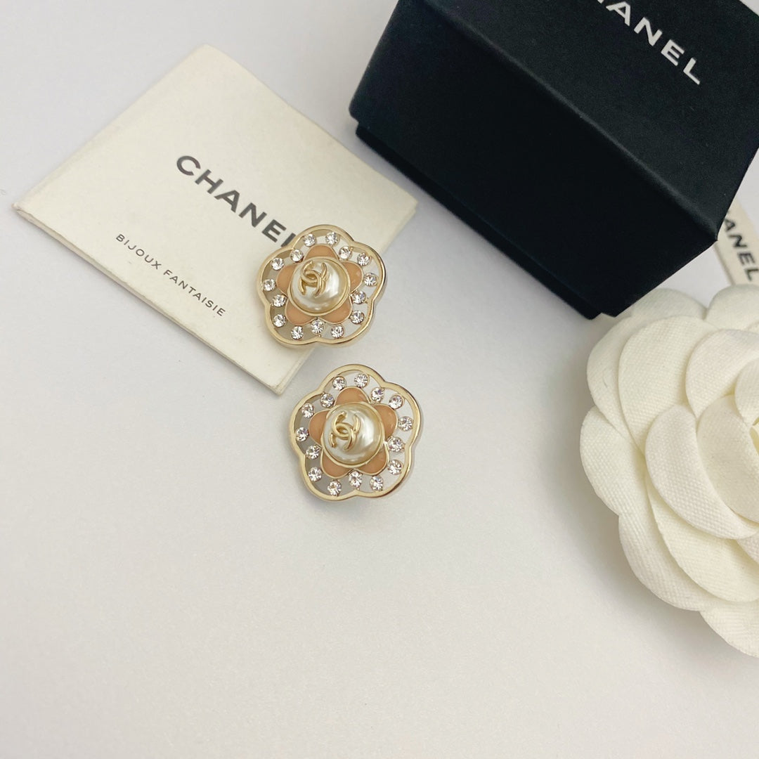 Boucles d'oreilles clous Camélia
