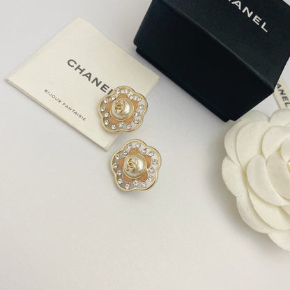 Boucles d'oreilles clous Camélia