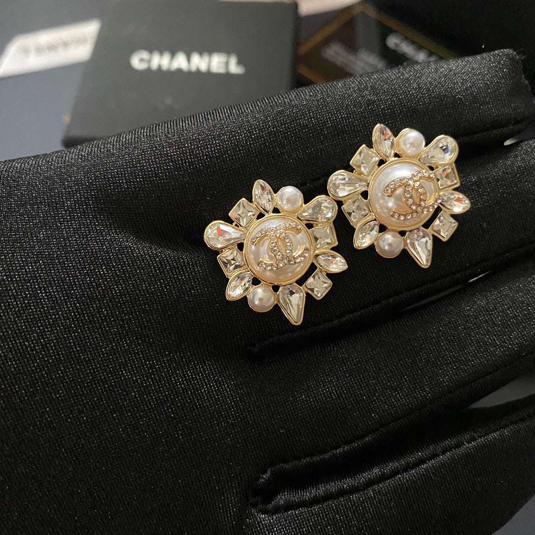 Boucles d'oreilles vintage élégantes perles et strass