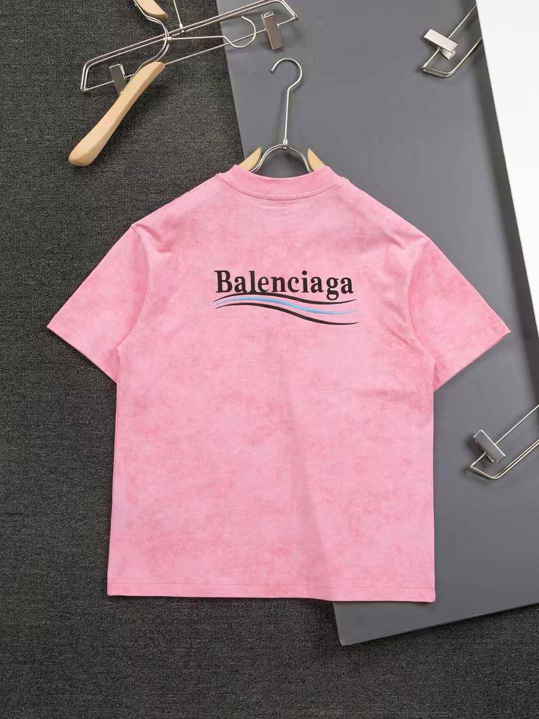 T-shirt aux couleurs tendance