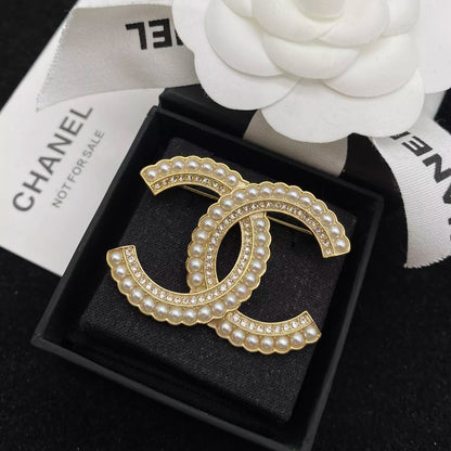 Broche de Diamantes con Empalme de Perlas y Temperamento