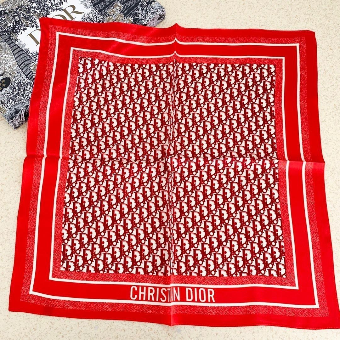 Foulard carré en soie gaufrée rétro mode