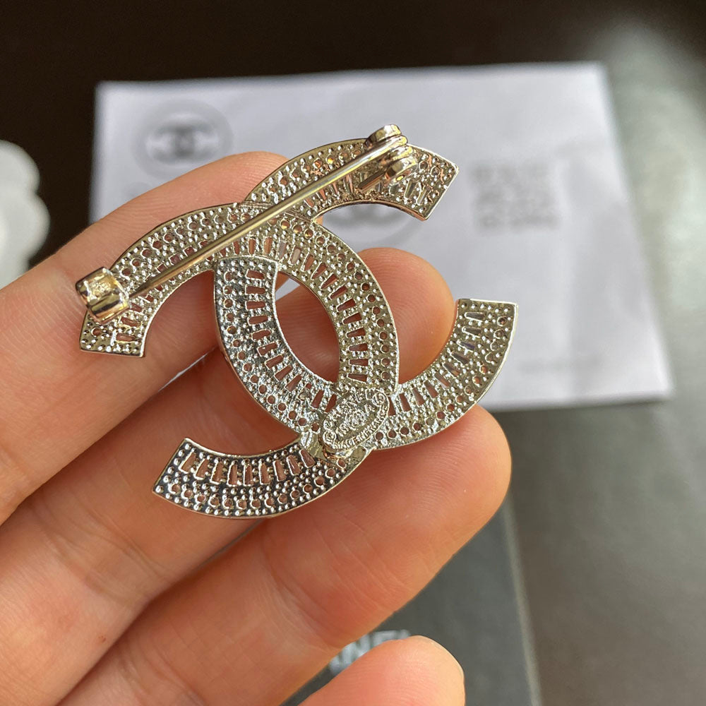 Broche en strass de cristal