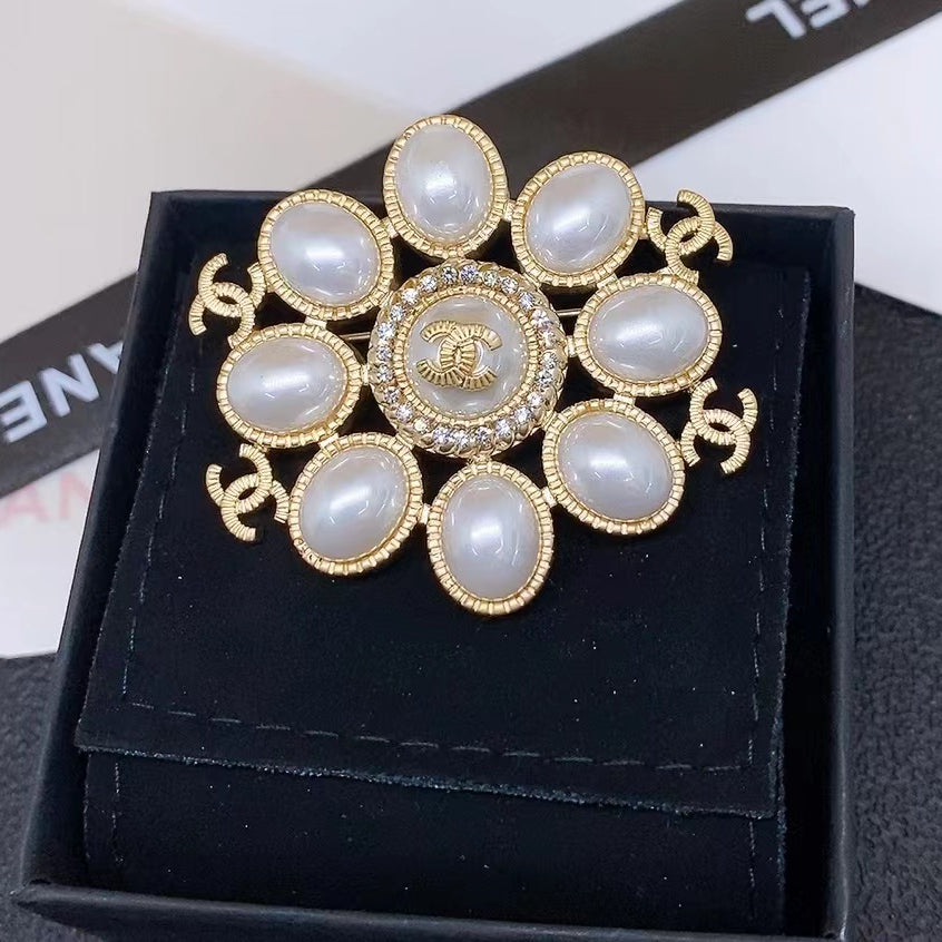 Nouvelle broche de luxe en perles