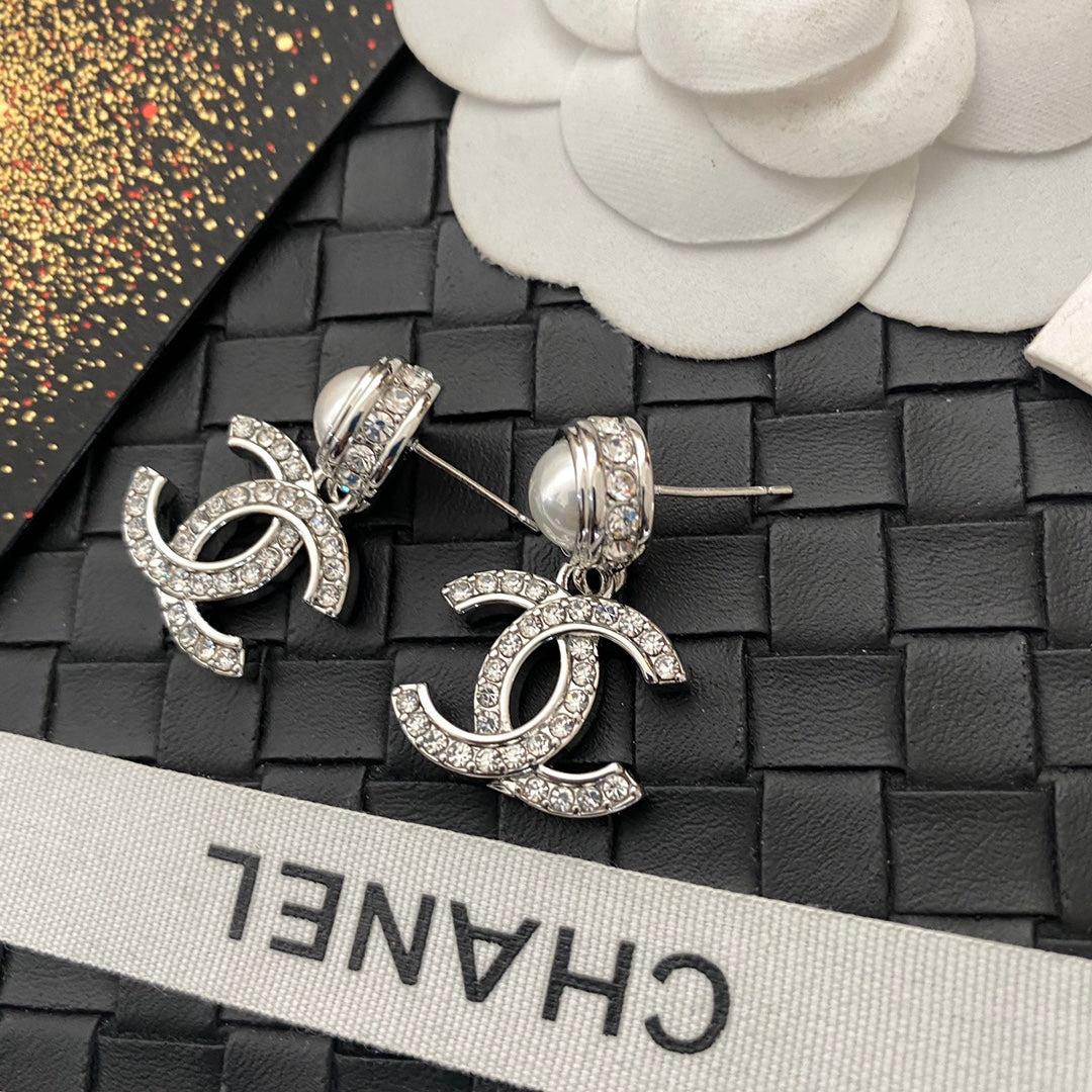 Pendientes de perlas y diamantes