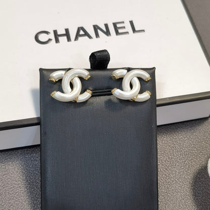 Aretes con Doble C Blancos