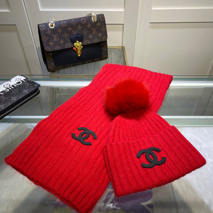 Ensemble Bonnet et Écharpe Tricotés Verticaux Élégants