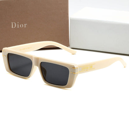 Nouvelles lunettes de soleil à petite monture