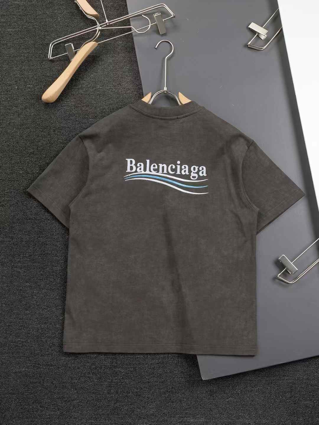 T-shirt aux couleurs tendance