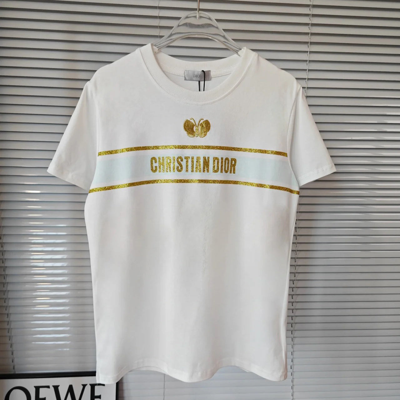 T-shirt papillon brodé logo doré