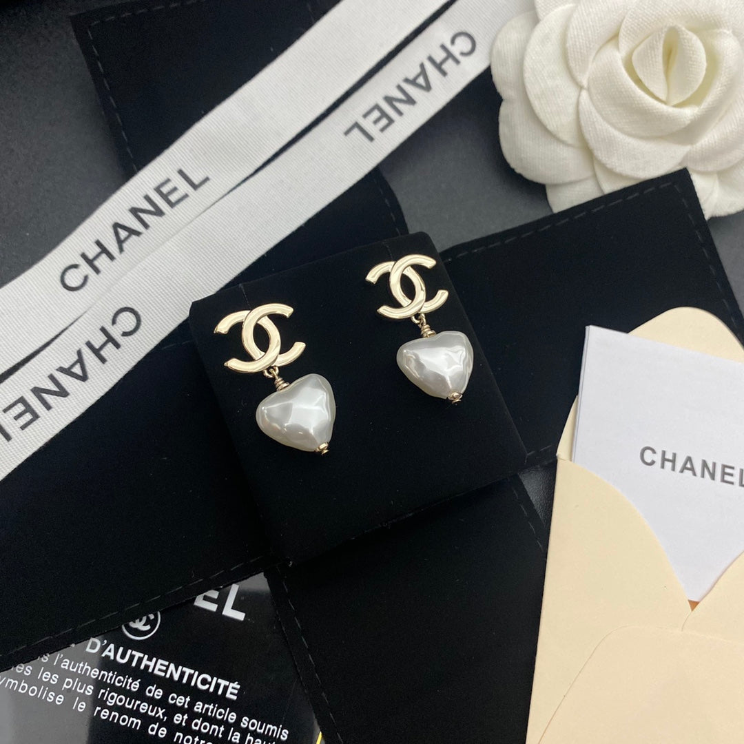 Pendientes de gota de perla en forma de corazón
