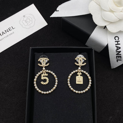 Pendientes de perlas con colgante de botella de perfume Lucky 5